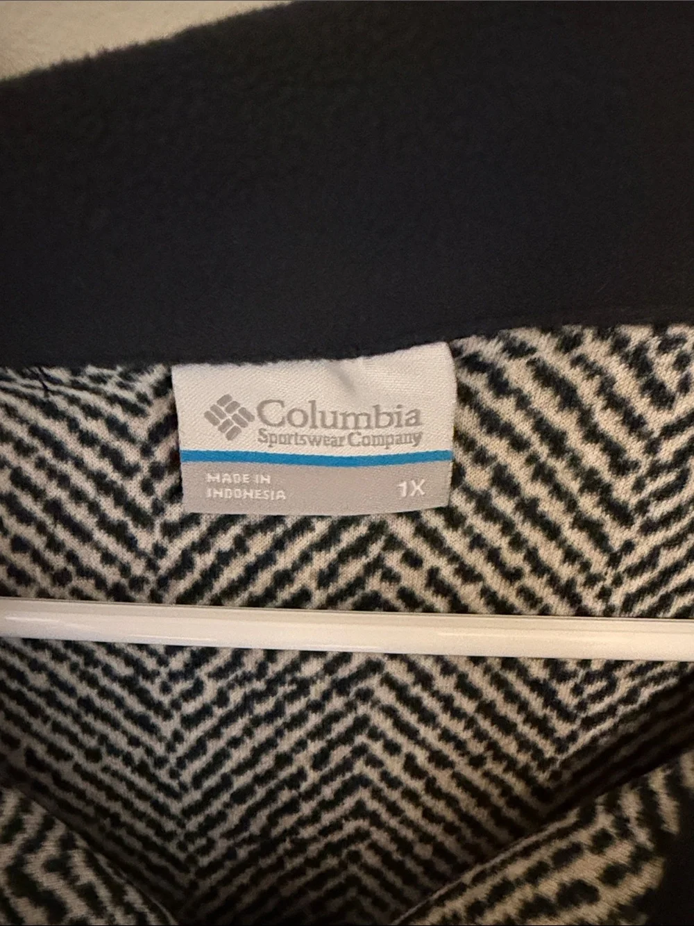 Columbia Men's Black & Gray Herringbone Zip-Up Sweater
